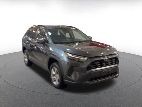 Used 2025 Toyota RAV4 XLE image 3