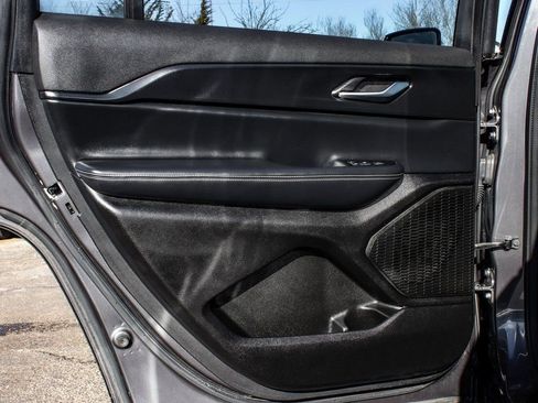 Used 2024 Jeep Grand Cherokee L Laredo image 11