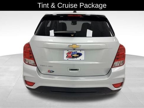 Used 2022 Chevrolet Trax LS w/ Tint and Cruise Package image 5