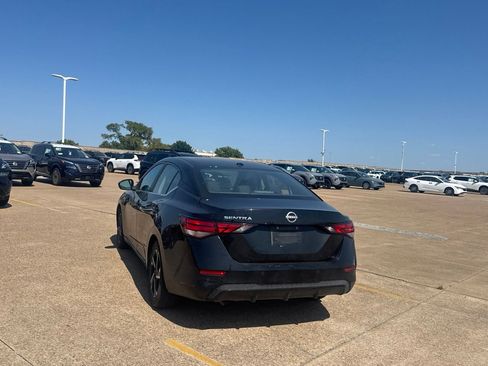 Certified 2025 Nissan Sentra SV FWD image 17