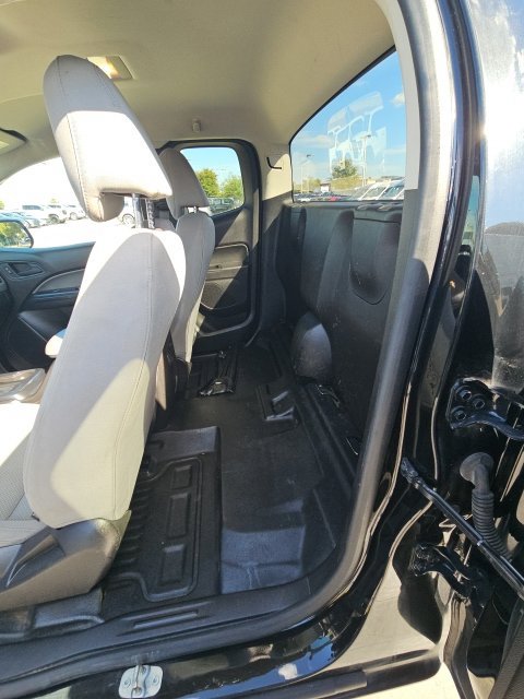Used 2017 Chevrolet Colorado W/T RWD image 10