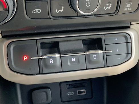 Used 2023 GMC Acadia Denali w/ Denali Technology Package image 17