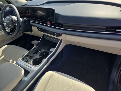 New 2026 Kia Carnival EX FWD image 12