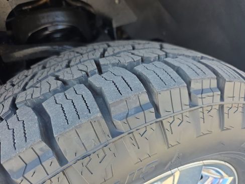 Used 2014 Ford F150 Lariat w/ Lariat Chrome Package image 28