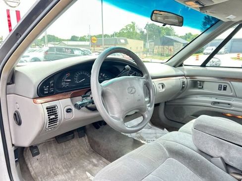Used 1998 Oldsmobile 88 FWD image 26