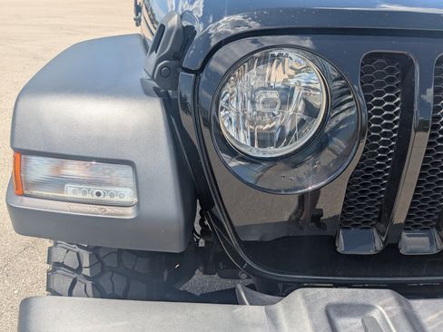 Used 2022 Jeep Wrangler Unlimited Sport image 10