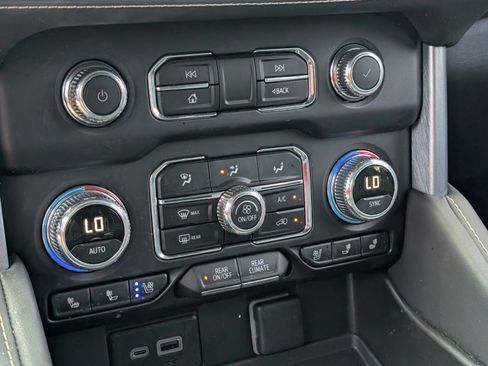 Certified 2024 GMC Yukon SLT AWD/4WD image 27
