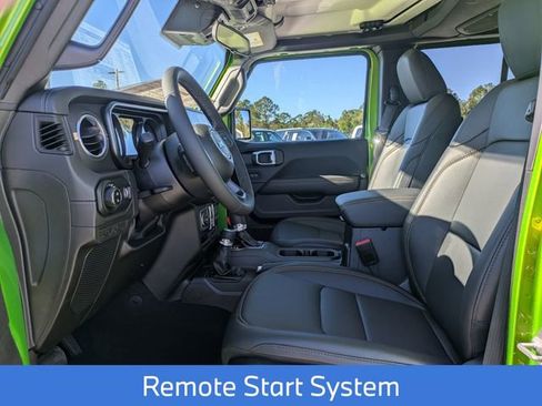 New 2025 Jeep Gladiator High Tide image 15