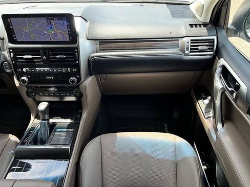 Used 2022 Lexus GX 460 Premium w/ Premium Package AWD/4WD image 22