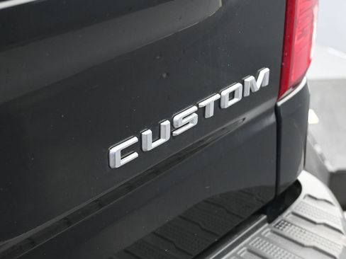 Used 2023 Chevrolet Silverado 1500 Custom image 34
