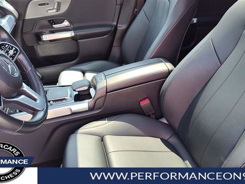 Used 2021 Mercedes-Benz GLB 250 4MATIC image 12