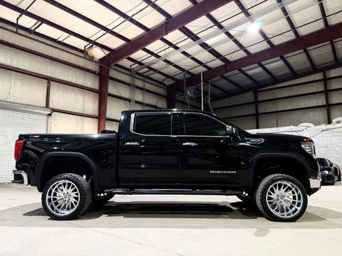 Used 2022 GMC Sierra 1500 SLT w/ SLT Convenience Package image 5