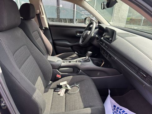 Used 2025 Honda HR-V LX image 11