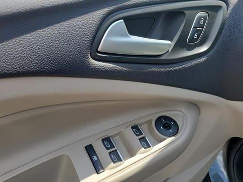 Used 2019 Ford Escape SE AWD/4WD image 17