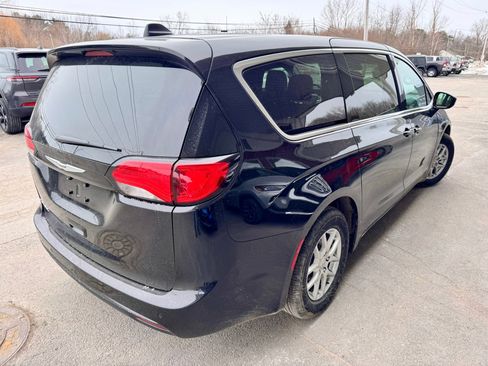 New 2026 Chrysler Voyager LX image 5