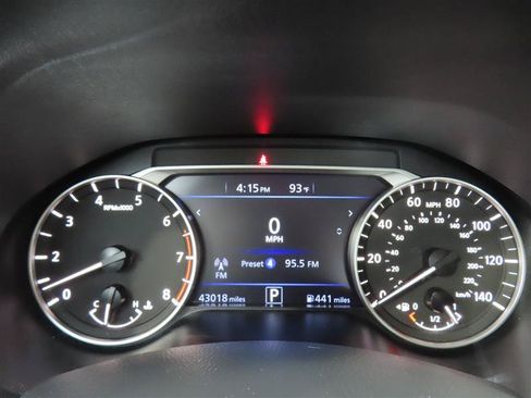 Used 2025 Nissan Altima 2.5 SV FWD image 15