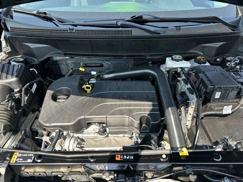 Used 2024 Chevrolet Equinox LT image 18