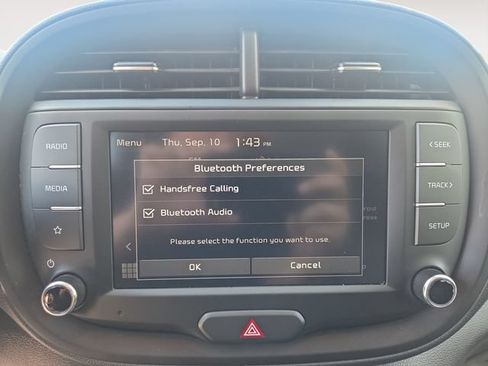 Used 2025 Kia Soul LX w/ LX Technology Package FWD image 24