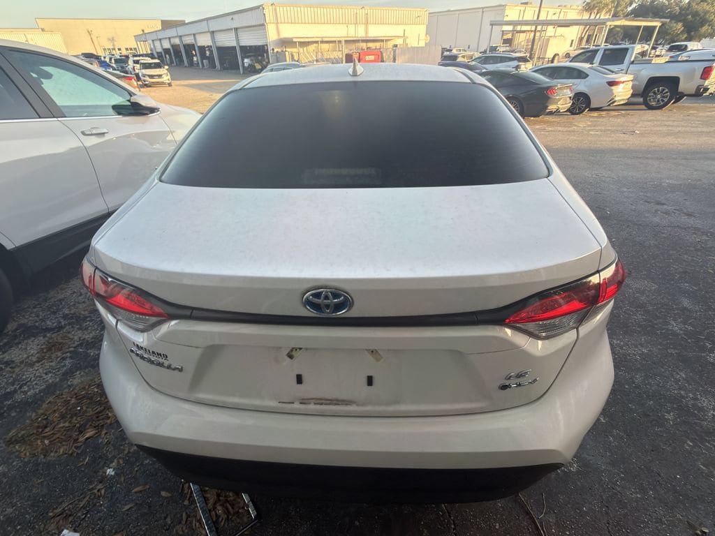 Used 2025 Toyota Corolla LE FWD image 5