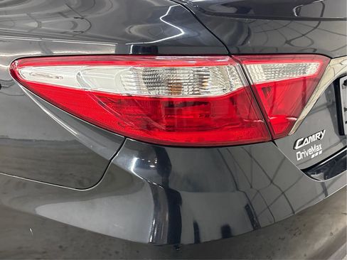 Used 2015 Toyota Camry SE image 34