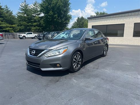 Used 2016 Nissan Altima 2.5 SL w/ 2.5 Technology Package FWD image 1