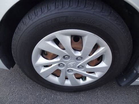 Used 2018 Hyundai Elantra SE w/ SE Connectivity Package 04 image 14