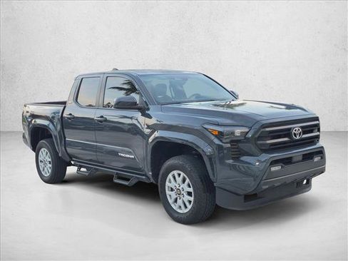 Used 2025 Toyota Tacoma TRD Sport AWD/4WD image 3
