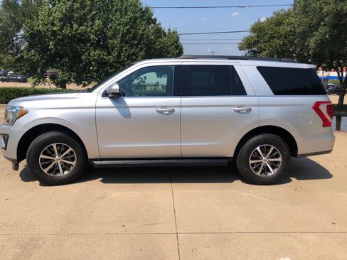 Used 2019 Ford Expedition XLT w/ Equipment Group 201A image 2