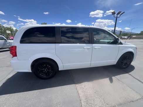 Used 2019 Dodge Grand Caravan GT w/ Safety Sphere Group FWD image 5