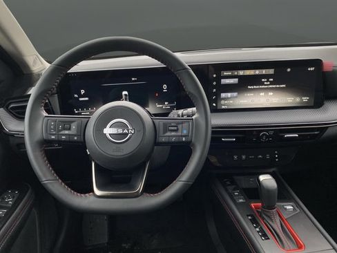 Certified 2025 Nissan Kicks SR image 5