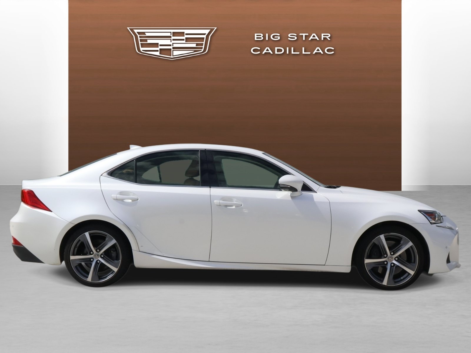 Used 2018 Lexus IS 300 w/ Comfort Package RWD image 6