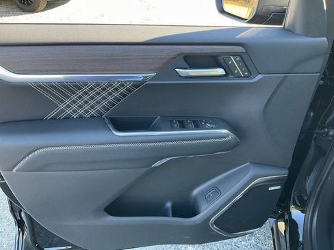 New 2026 GMC Acadia Denali w/ Super Cruise Package image 4