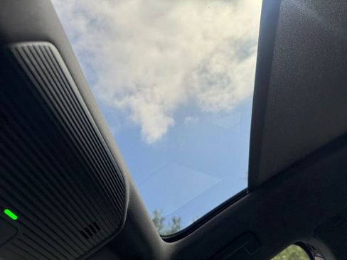 Used 2023 Volkswagen ID.4 Pro S image 32