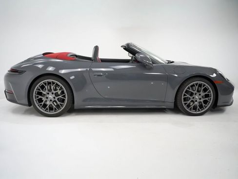 Certified 2025 Porsche 911 Carrera image 9