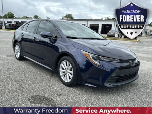 Used 2024 Toyota Corolla LE w/ LE Convenience Package FWD image 9