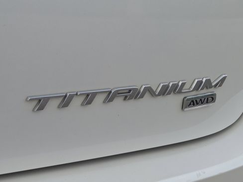 Used 2015 Ford Edge Titanium w/ Equipment Group 301A AWD/4WD image 10