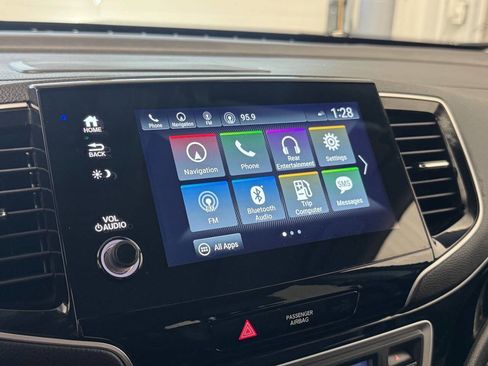 Used 2019 Honda Pilot Touring image 43