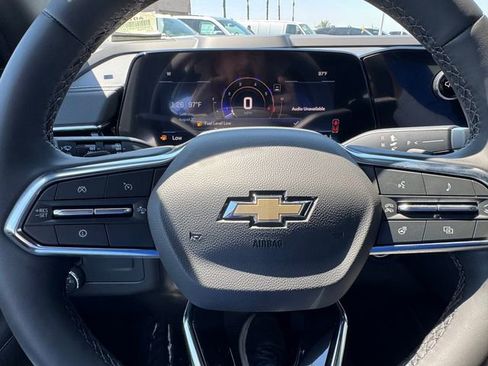 New 2025 Chevrolet Suburban Premier image 18