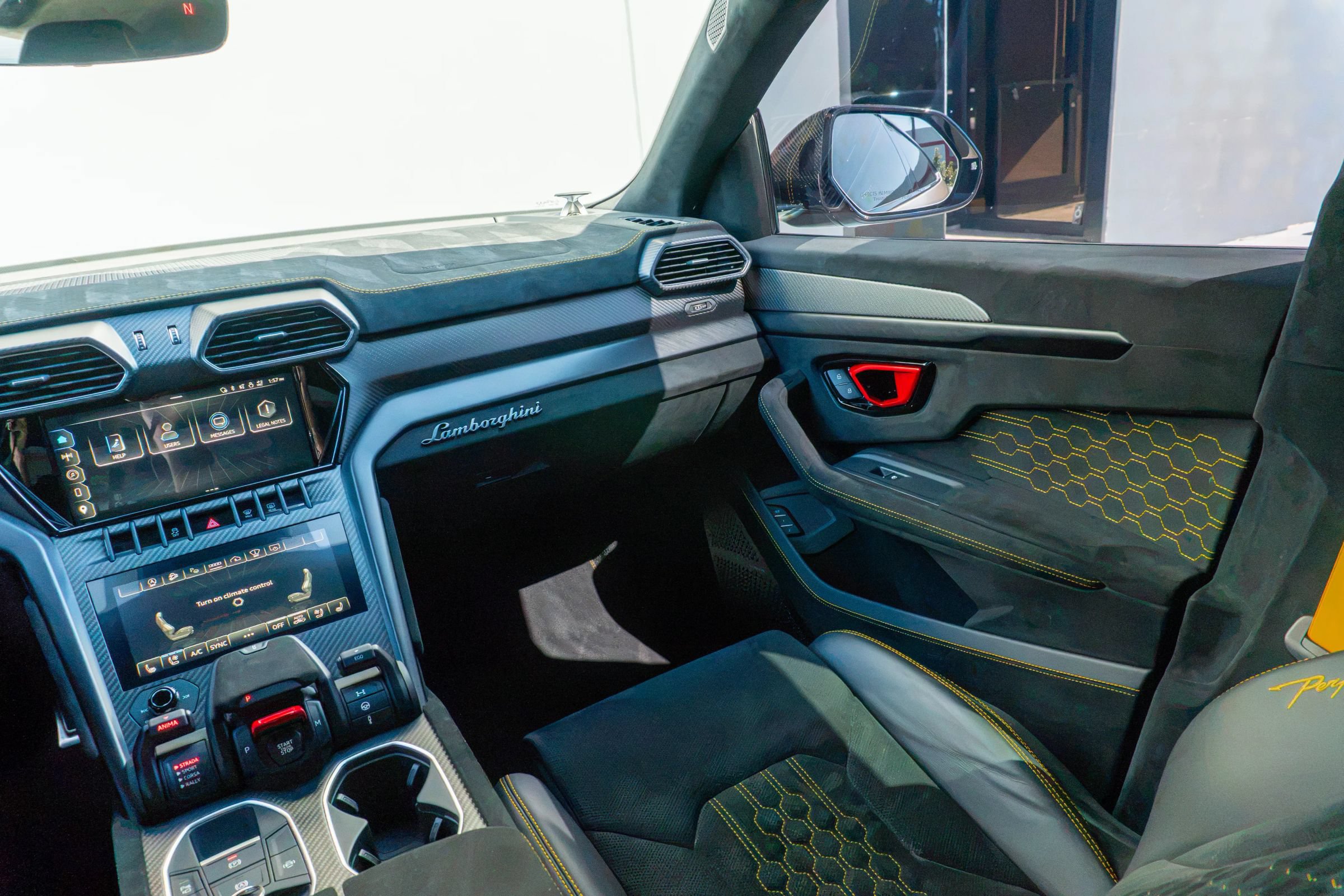 Used 2023 Lamborghini Urus Performante AWD/4WD image 64