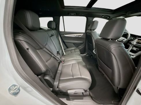 New 2025 Cadillac XT6 Luxury AWD/4WD image 24