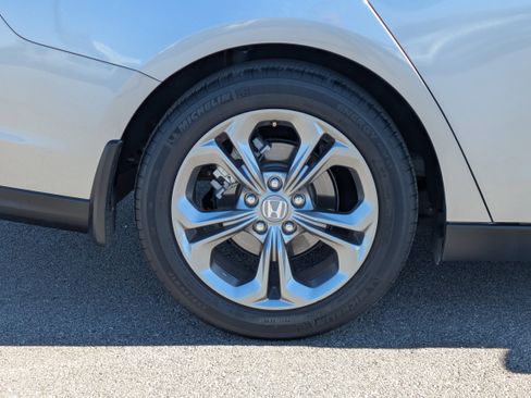 Used 2023 Honda Accord EX image 9