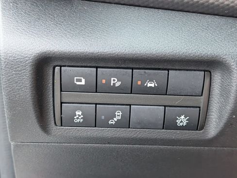 Used 2020 Nissan Kicks S FWD image 8