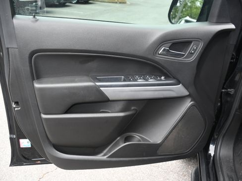 Used 2021 Chevrolet Colorado LT w/ LT Convenience Package RWD image 9