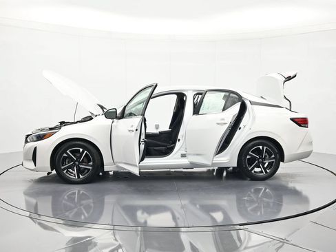 Used 2024 Nissan Sentra SV FWD image 45