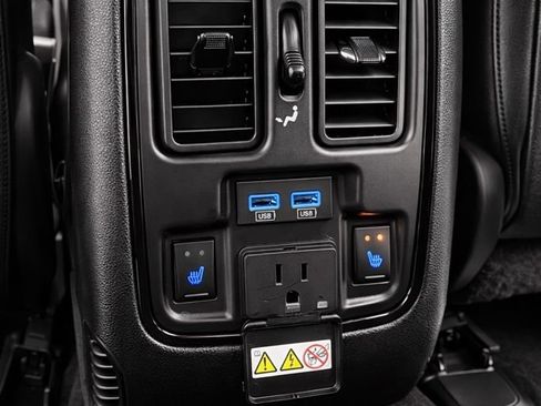 Used 2023 Dodge Durango R/T w/ Tow 'N Go Package AWD/4WD image 35