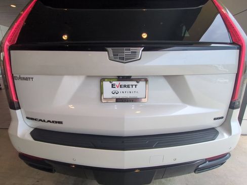 Used 2023 Cadillac Escalade Sport w/ LPO, ONYX Package AWD/4WD image 30