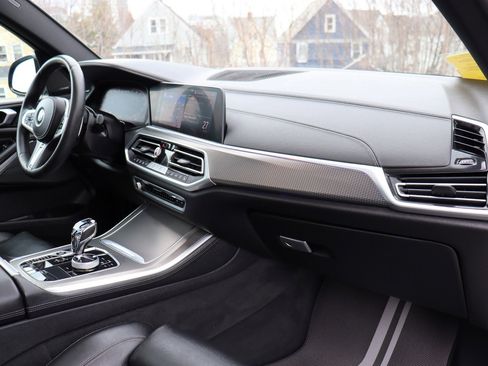 Used 2020 BMW X5 M50i w/ Premium Package AWD/4WD image 22