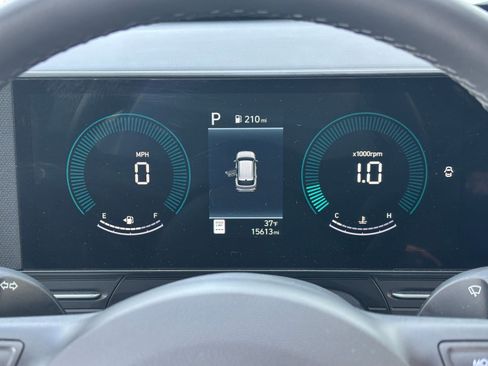 Used 2025 Hyundai Kona SEL image 36