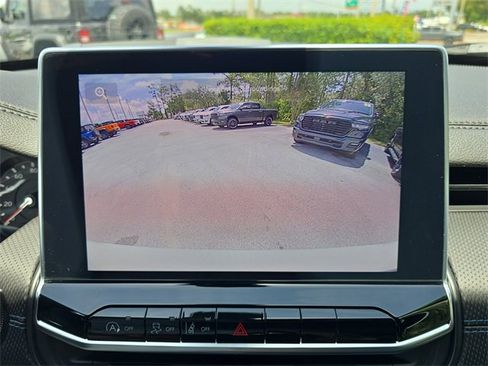 New 2025 Jeep Compass Latitude w/ Sun & Sound Group image 19