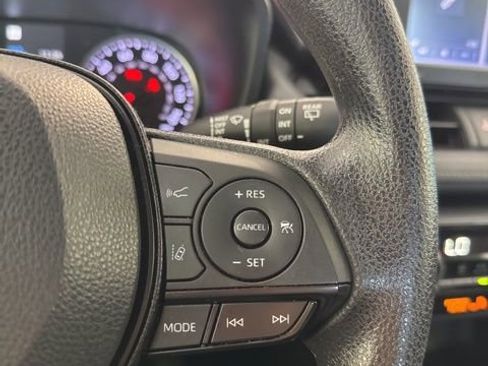 Used 2022 Toyota RAV4 XLE w/ Convenience Package FWD image 12